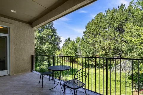 Exterior - 2419 N Sevenoaks Pl, Eagle, ID 83616 photo 4 of 18