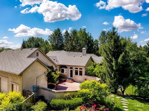 Exterior - 2419 N Sevenoaks Pl, Eagle, ID 83616 photo 16 of 18