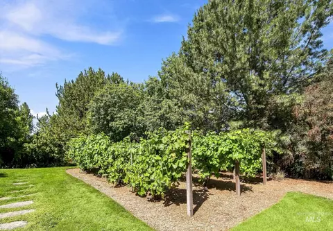Exterior - 2419 N Sevenoaks Pl, Eagle, ID 83616 photo 10 of 18