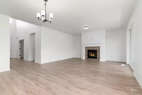 Living - 2111 N Honalee Ave, Eagle, ID 83616 photo 1 of 3