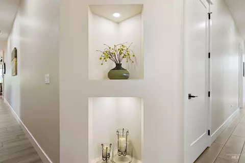 Entry Way - 3940 W Monticello St, Eagle, ID 83616 photo 3 of 4