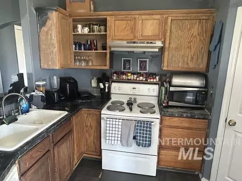 Kitchen - 3816 Bennington St, Caldwell, ID 83607 photo 2 of 2