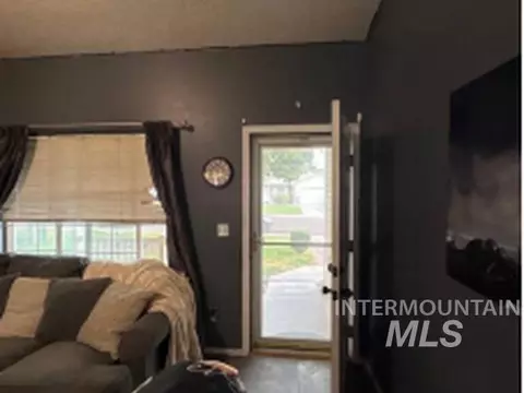 Entry Way - 3816 Bennington St, Caldwell, ID 83607 photo 1 of 1