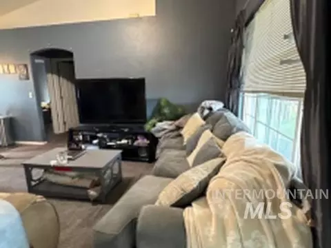 Living - 3816 Bennington St, Caldwell, ID 83607 photo 1 of 1