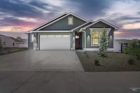 933 S Almond St, Nampa, ID 83686