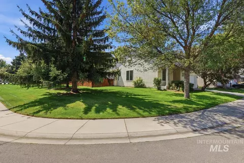 Exterior - 1923 E Pratt St, Meridian, ID 83642 photo 6 of 8