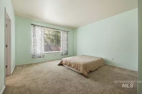 Bedroom - 1923 E Pratt St, Meridian, ID 83642 photo 2 of 3