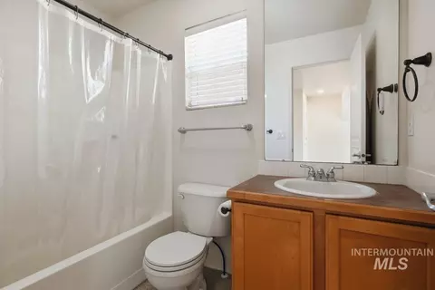 Bath - 1923 E Pratt St, Meridian, ID 83642 photo 3 of 3