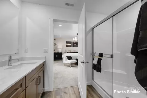 Bath - 2619 Fall Line St, Caldwell, ID 83605 photo 2 of 4