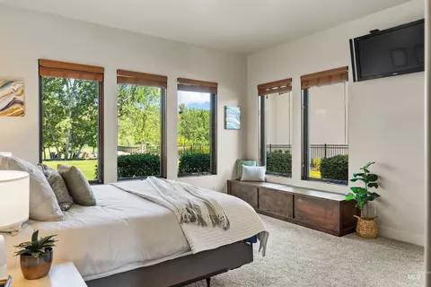 Bedroom - 573 S Brentbrook Ln, Eagle, ID 83616 photo 3 of 4