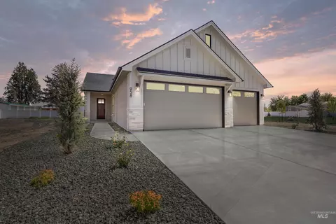 958 S Almond St, Nampa, ID 83686