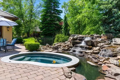 Exterior - 1020 W Shearwater Ln, Eagle, ID 83616 photo 6 of 9