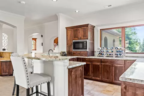 Kitchen - 1020 W Shearwater Ln, Eagle, ID 83616 photo 4 of 4