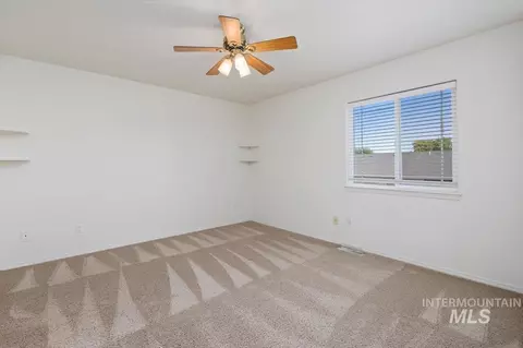Bedroom - 555 Hunter Ave, Twin Falls, ID 83301 photo 2 of 3