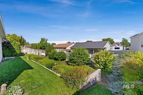 Exterior - 555 Hunter Ave, Twin Falls, ID 83301 photo 4 of 6