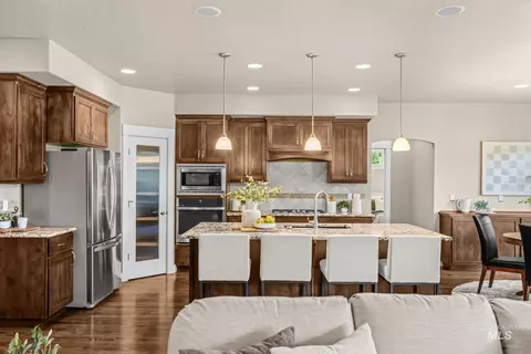 Kitchen - 274 E Schmeizer Ln, Boise, ID 83706 photo 8 of 9