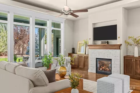 Living - 274 E Schmeizer Ln, Boise, ID 83706 photo 1 of 4