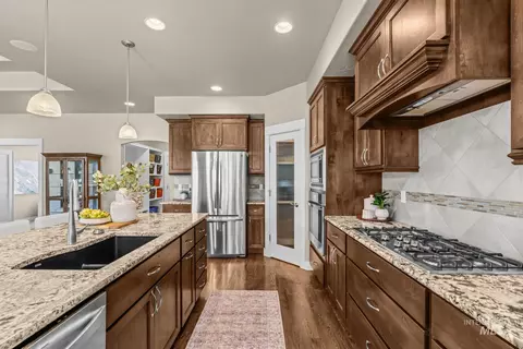 Kitchen - 274 E Schmeizer Ln, Boise, ID 83706 photo 3 of 9