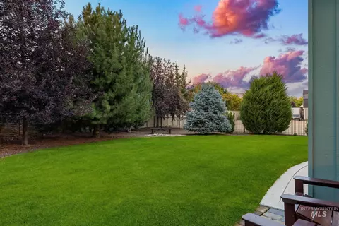 Exterior - 274 E Schmeizer Ln, Boise, ID 83706 photo 8 of 13