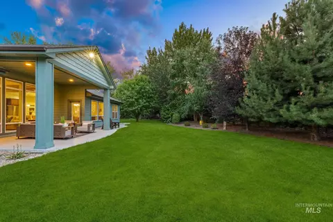 Exterior - 274 E Schmeizer Ln, Boise, ID 83706 photo 4 of 13