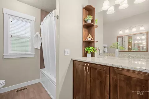 Bath - 274 E Schmeizer Ln, Boise, ID 83706 photo 4 of 4
