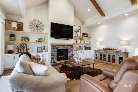 Living - 367 Bard, Middleton, ID 83644 photo 2 of 4