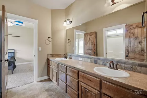 Bath - 15585 Toscano Pl, Caldwell, ID 83607 photo 1 of 5