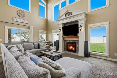 Living - 15585 Toscano Pl, Caldwell, ID 83607 photo 2 of 3