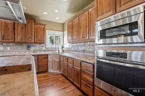 Kitchen - 15585 Toscano Pl, Caldwell, ID 83607 photo 3 of 6