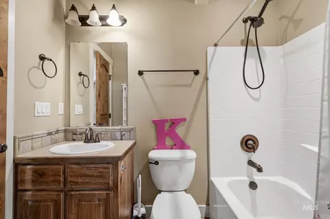 Bath - 15585 Toscano Pl, Caldwell, ID 83607 photo 4 of 5