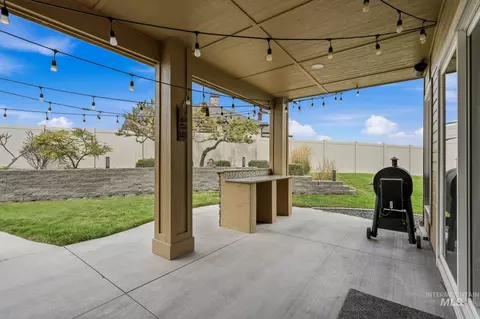 Exterior - 15585 Toscano Pl, Caldwell, ID 83607 photo 4 of 9