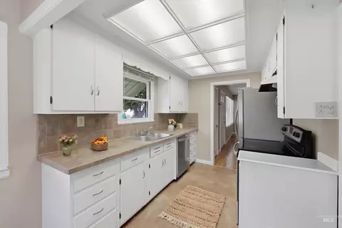 Kitchen - 824 S Robert St, Boise, ID 83705 photo 1 of 3