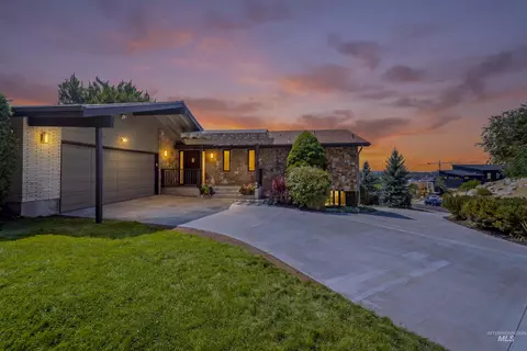 1113 E Santa Maria Dr, Boise, ID 83712