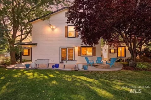 Exterior - 948 E Monarch St, Eagle, ID 83616 photo 7 of 17