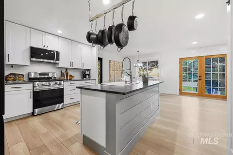 Kitchen - 948 E Monarch St, Eagle, ID 83616 photo 2 of 3