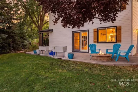 Exterior - 948 E Monarch St, Eagle, ID 83616 photo 6 of 17