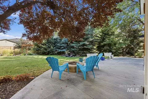 Exterior - 948 E Monarch St, Eagle, ID 83616 photo 9 of 17