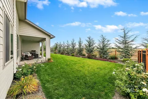 Exterior - 1911 N Willowick Ave, Eagle, ID 83616 photo 4 of 8
