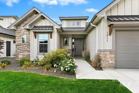 Exterior - 1911 N Willowick Ave, Eagle, ID 83616 photo 2 of 8