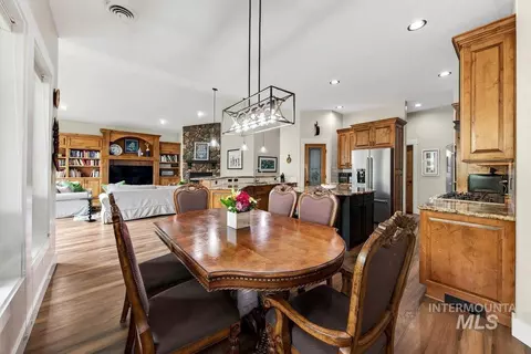 Dining - 1013 E Rivers End Dr, Eagle, ID 83616 photo 1 of 3