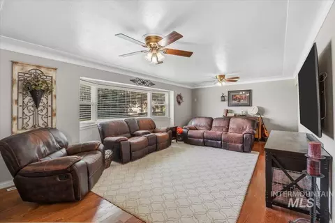 Living - 19 E 100 S, Rupert, ID 83350 photo 1 of 2