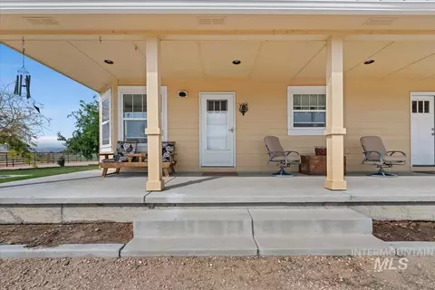 Exterior - 8018 Stage Coach Rd, Melba, ID 83641 photo 6 of 8