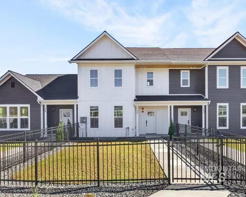 1198 Edington, Moscow, ID 83843