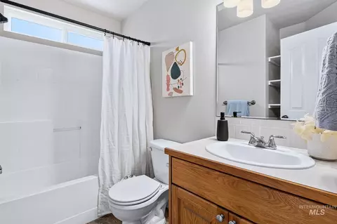 Bath - 6375 E Shellbrook, Nampa, ID 83687 photo 2 of 2