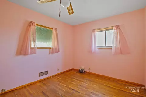 Bedroom - 515 Stevens Ave, Filer, ID 83328 photo 2 of 2