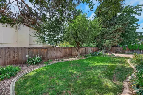 Exterior - 935 Farrington Dr, Eagle, ID 83616 photo 10 of 12