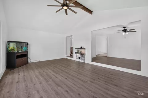 Living - 935 Farrington Dr, Eagle, ID 83616 photo 1 of 7