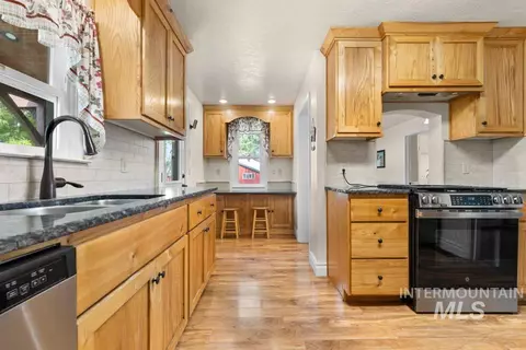 Kitchen - 6500 SE 10th Ave, Caldwell, ID 83607 photo 1 of 3