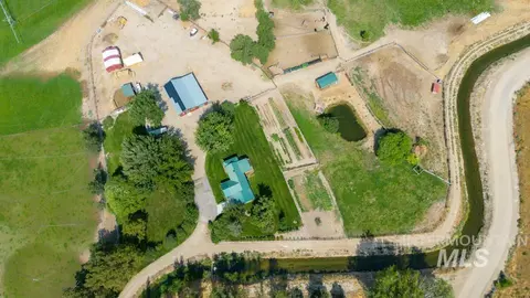 Exterior - 6500 SE 10th Ave, Caldwell, ID 83607 photo 5 of 12