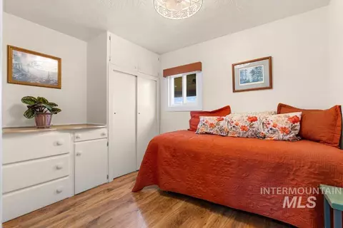 Bedroom - 6500 SE 10th Ave, Caldwell, ID 83607 photo 3 of 4